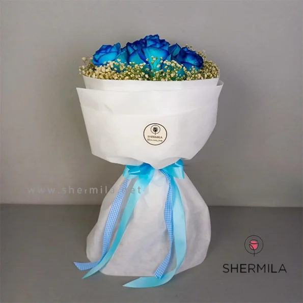 دسته گل رز آبی